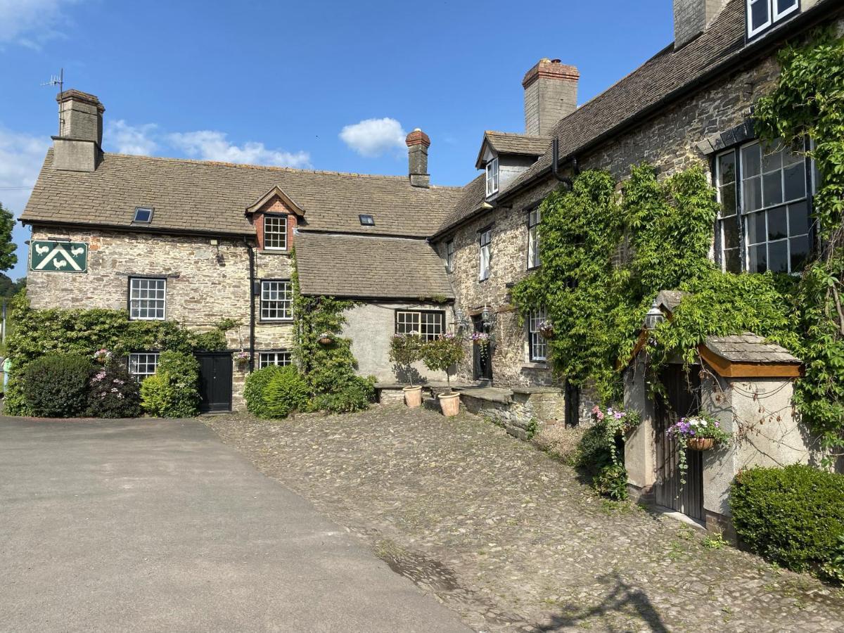 Three Cocks Hotel Brecon Extérieur photo