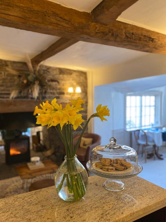 Three Cocks Hotel Brecon Extérieur photo