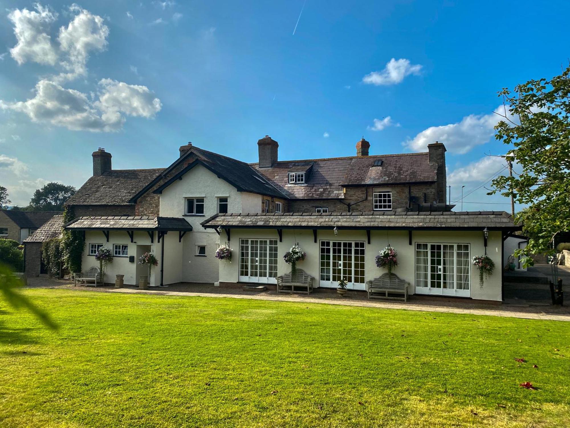 Three Cocks Hotel Brecon Extérieur photo